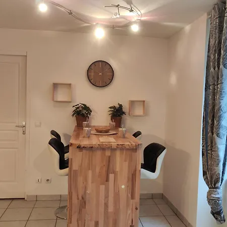 L'escapade Montbrisonnaise Apartment *